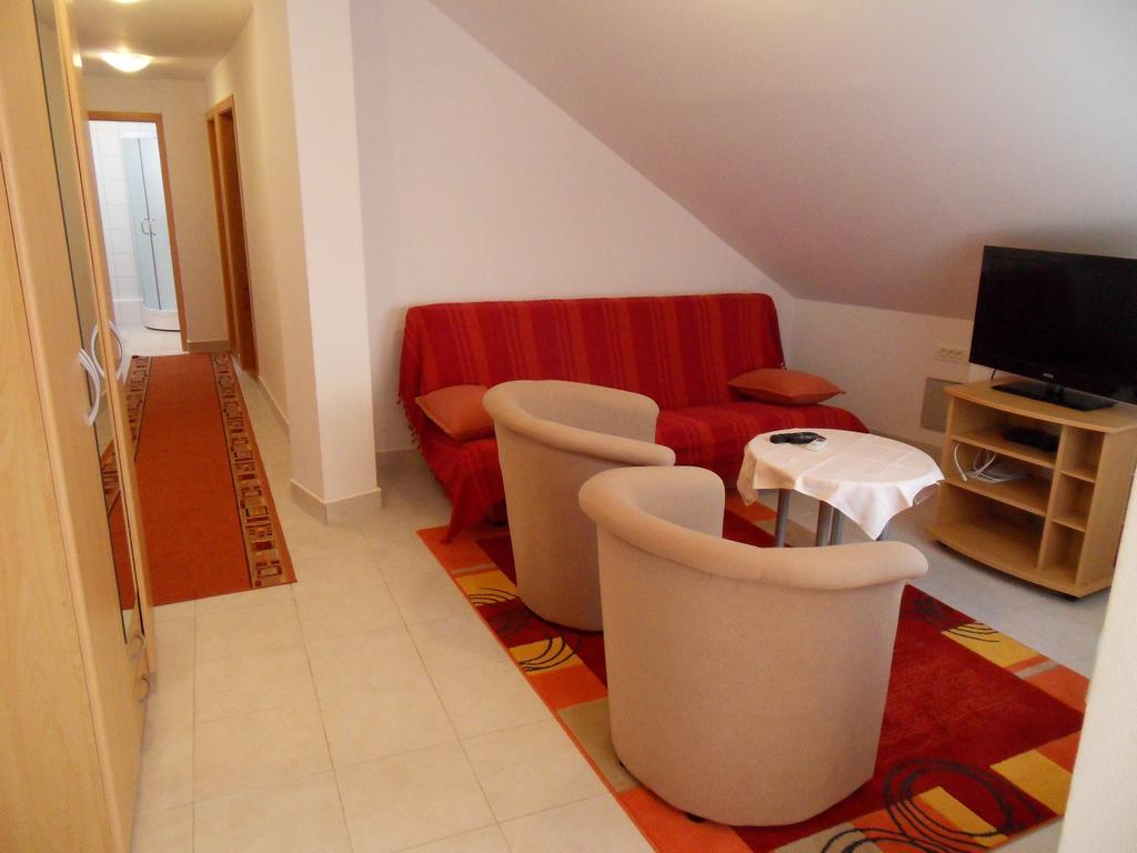 Apartments Petricevic 2 Selce Rom bilde