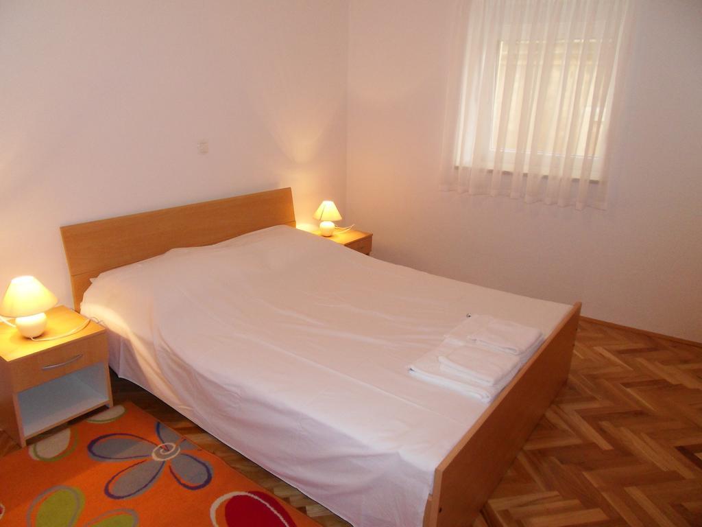 Apartments Petricevic 2 Selce Eksteriør bilde