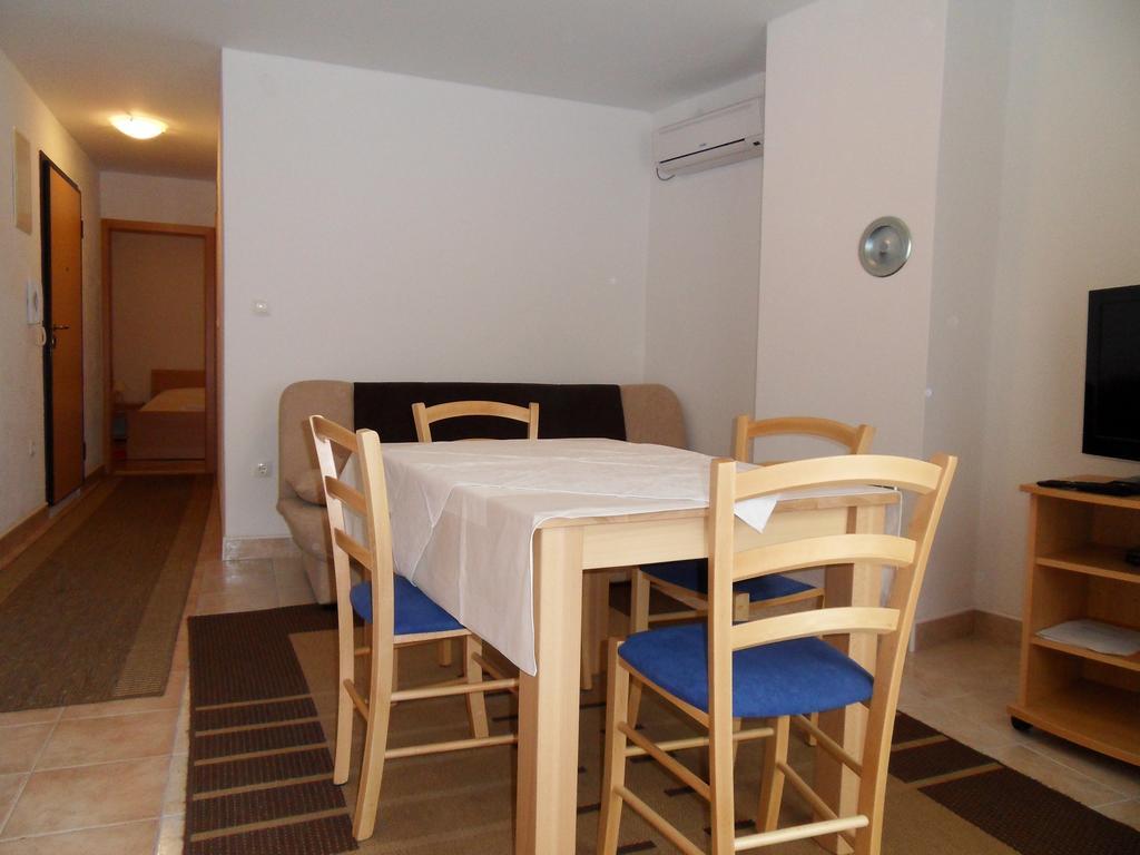 Apartments Petricevic 2 Selce Eksteriør bilde