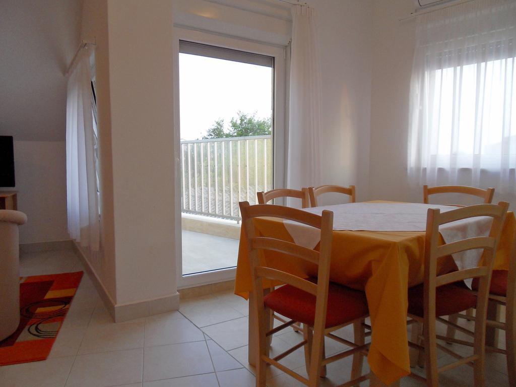 Apartments Petricevic 2 Selce Eksteriør bilde